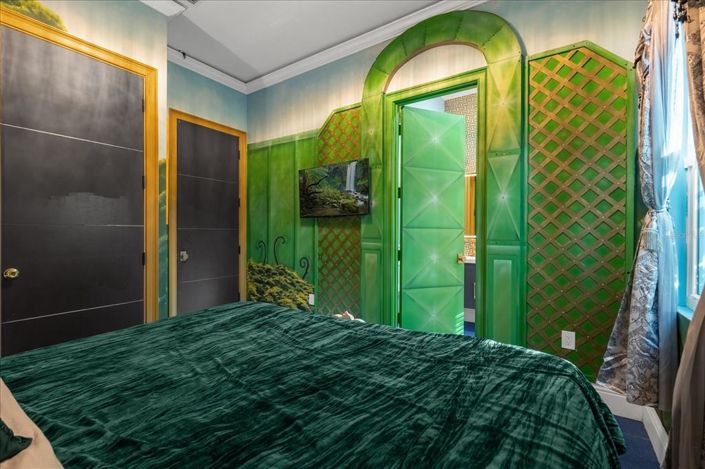 Image No.29-20 Bed Property for sale