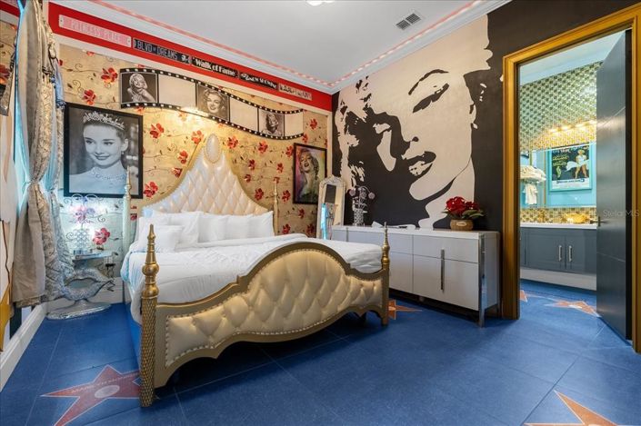 Image No.32-20 Bed Property for sale