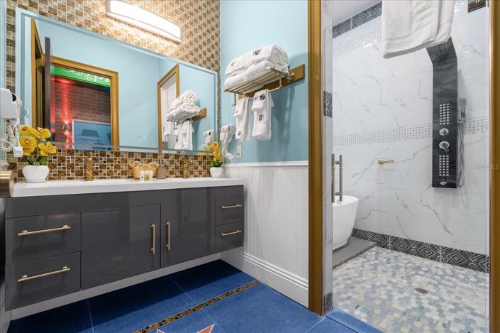 Image No.36-20 Bed Property for sale