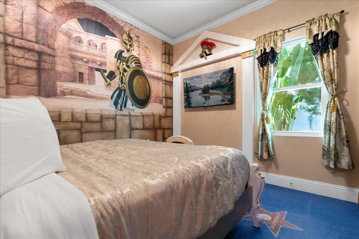 Image No.38-20 Bed Property for sale