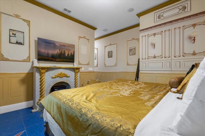 Image No.45-20 Bed Property for sale