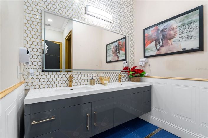 Image No.46-20 Bed Property for sale