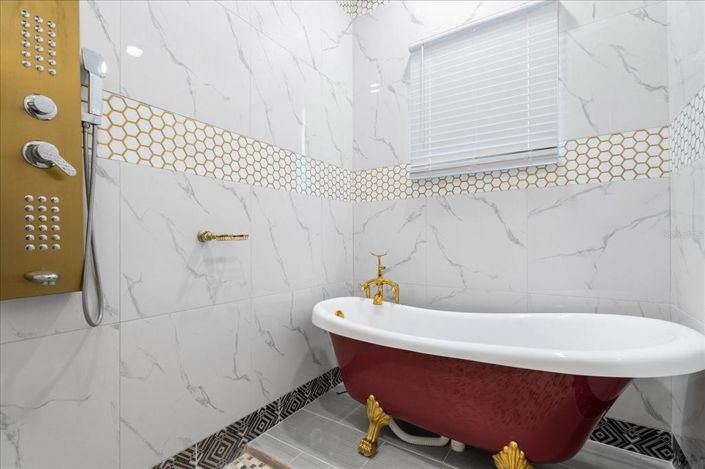 Image No.47-20 Bed Property for sale