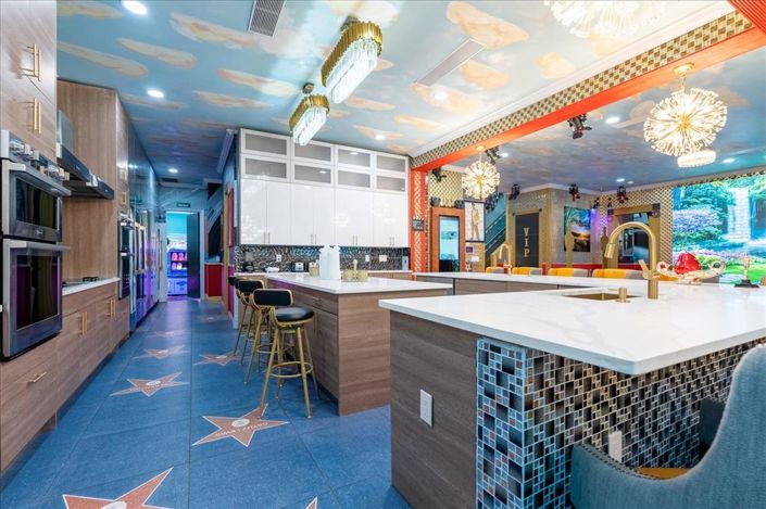 Image No.48-20 Bed Property for sale