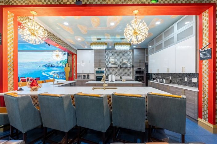 Image No.6-20 Bed Property for sale