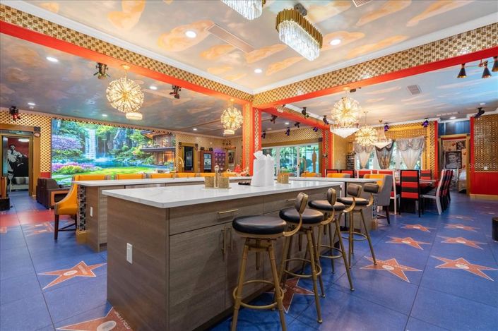 Image No.9-20 Bed Property for sale