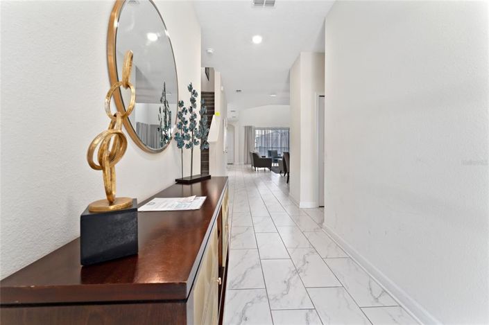 Image No.3-5 Bed Property for sale