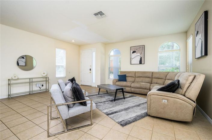 Image No.13-6 Bed Property for sale