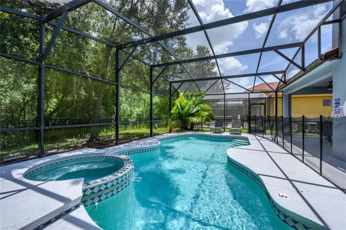 Image No.2-6 Bed Property for sale