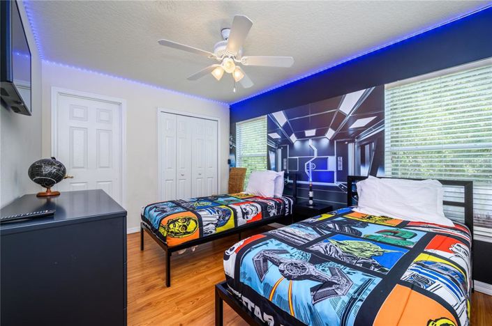 Image No.27-6 Bed Property for sale