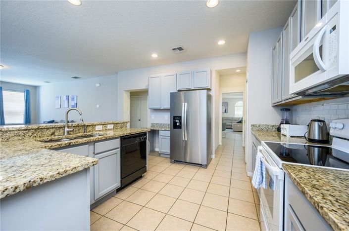 Image No.37-6 Bed Property for sale