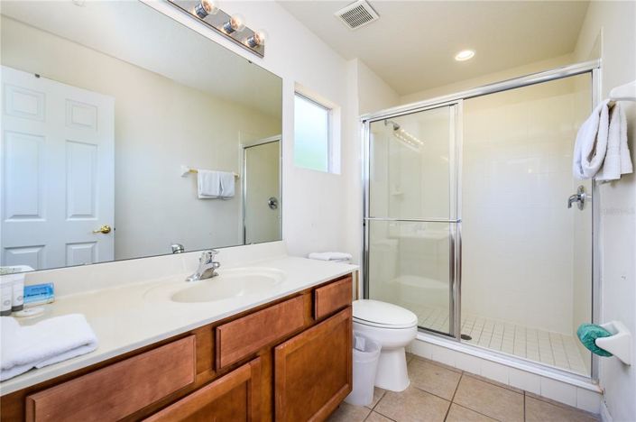 Image No.40-6 Bed Property for sale