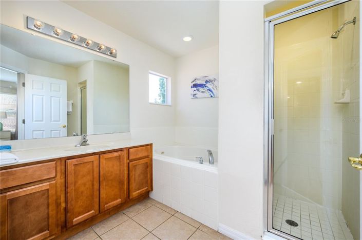 Image No.41-6 Bed Property for sale