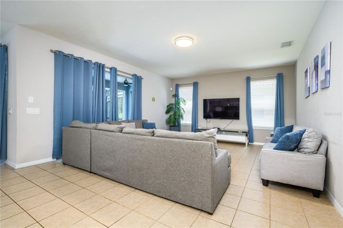 Image No.48-6 Bed Property for sale