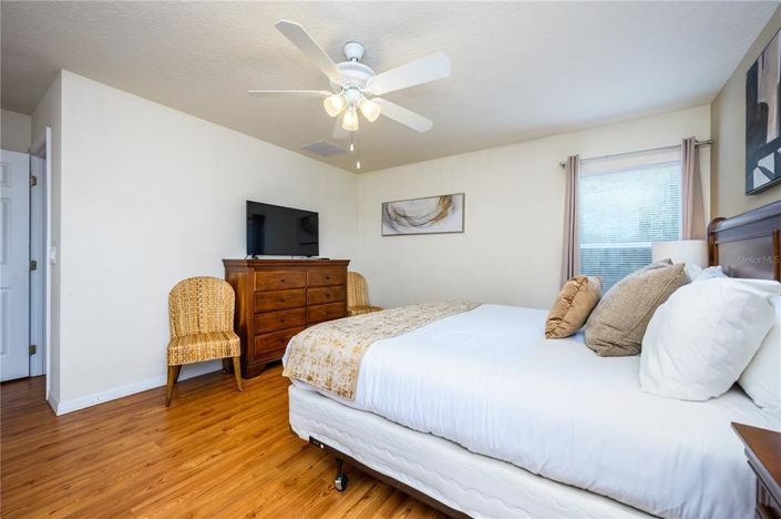 Image No.58-6 Bed Property for sale