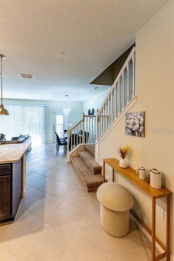 Image No.17-5 Bed Townhouse for sale