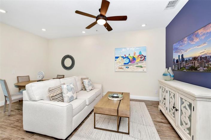 Image No.2-3 Bed Townhouse for sale