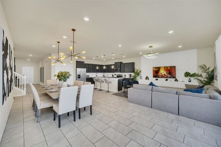 Image No.16-9 Bed Property for sale