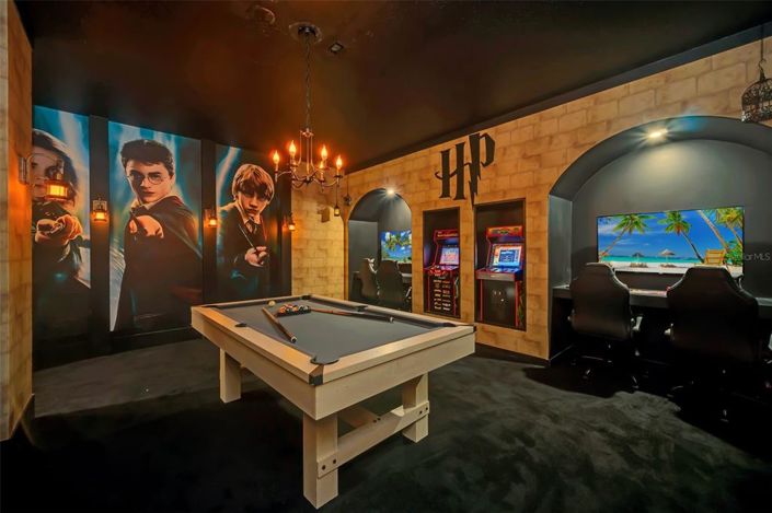 Image No.30-9 Bed Property for sale