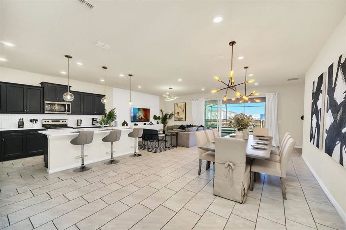 Image No.7-9 Bed Property for sale