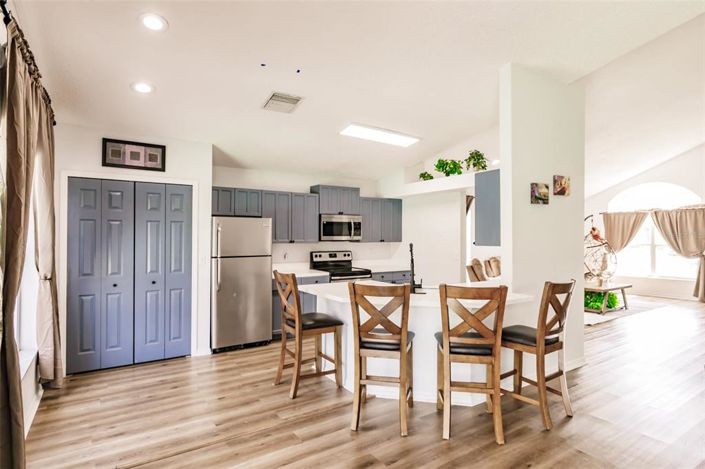 Image No.10-4 Bed Property for sale