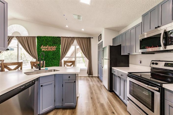 Image No.14-4 Bed Property for sale