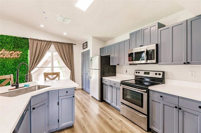 Image No.16-4 Bed Property for sale