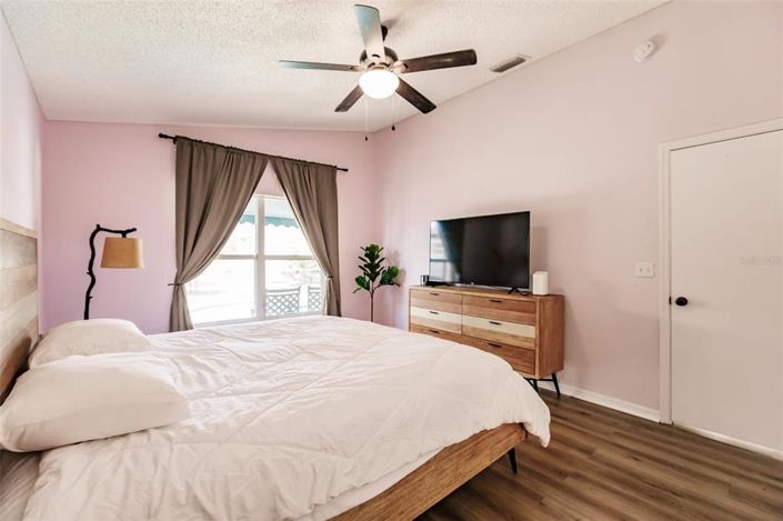 Image No.18-4 Bed Property for sale