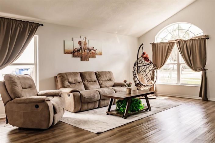 Image No.6-4 Bed Property for sale