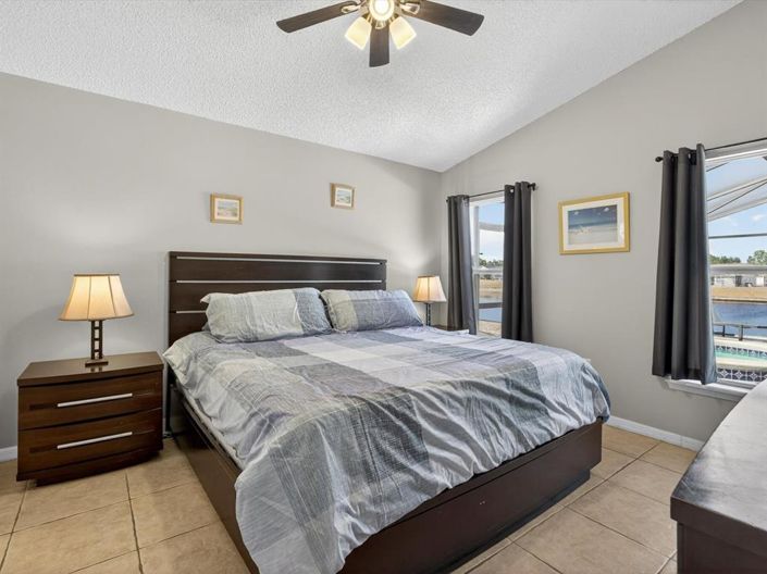 Image No.15-5 Bed Property for sale