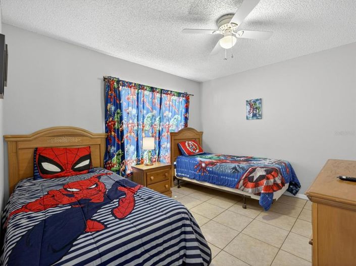 Image No.27-5 Bed Property for sale