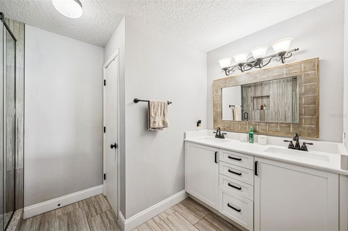 Image No.16-Propriété de 4 chambres à vendre à Orlando