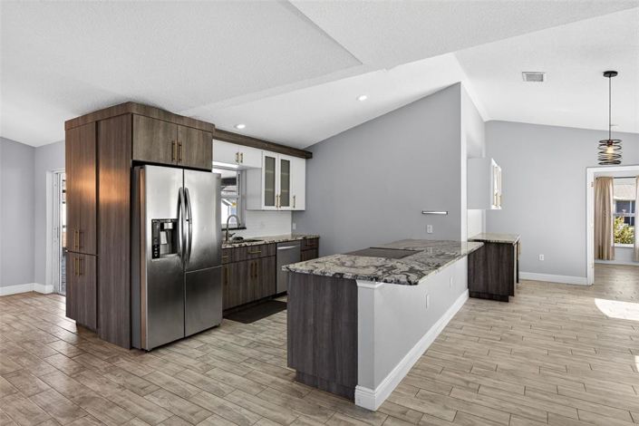 Image No.10-4 Bed Property for sale