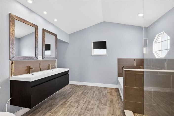 Image No.15-4 Bed Property for sale