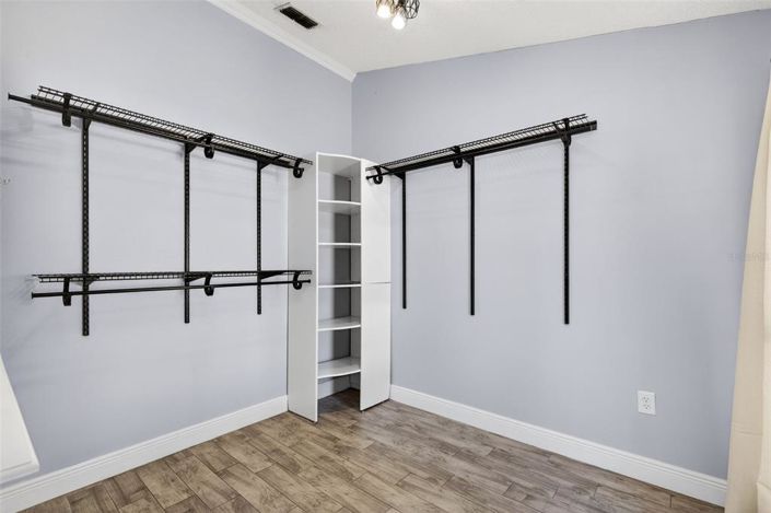 Image No.17-4 Bed Property for sale