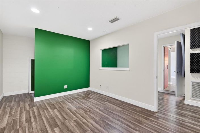 Image No.23-4 Bed Property for sale