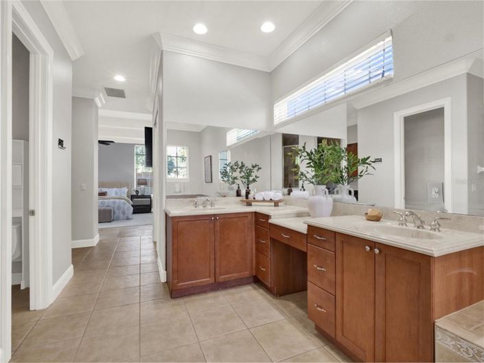 Image No.22-4 Bed Property for sale