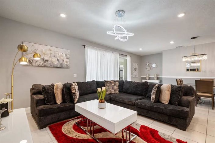 Image No.10-10 Bed Property for sale