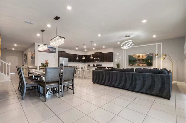 Image No.11-10 Bed Property for sale