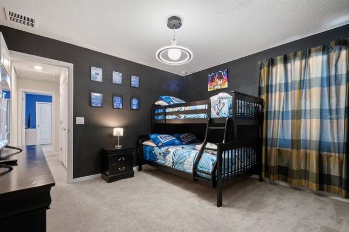 Image No.19-10 Bed Property for sale