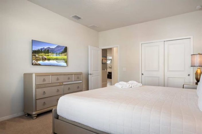 Image No.30-10 Bed Property for sale