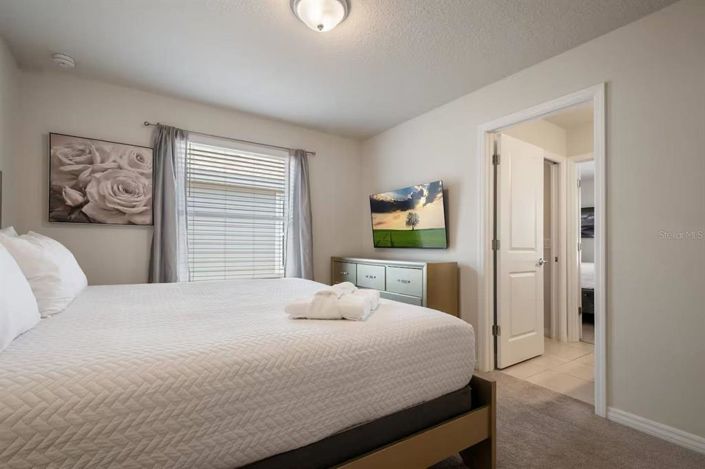 Image No.33-10 Bed Property for sale