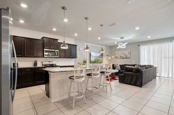 Image No.4-10 Bed Property for sale