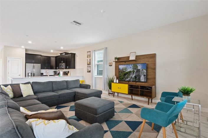 Image No.11-8 Bed Property for sale