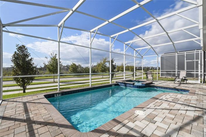 Image No.52-8 Bed Property for sale