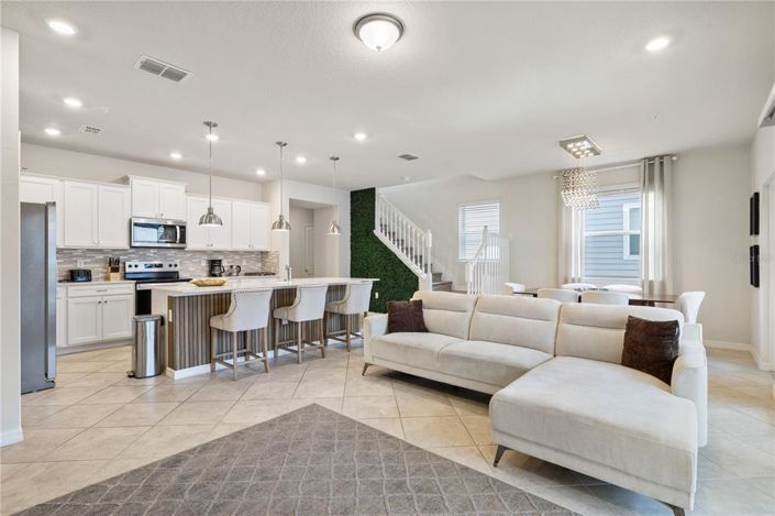 Image No.18-5 Bed Townhouse for sale