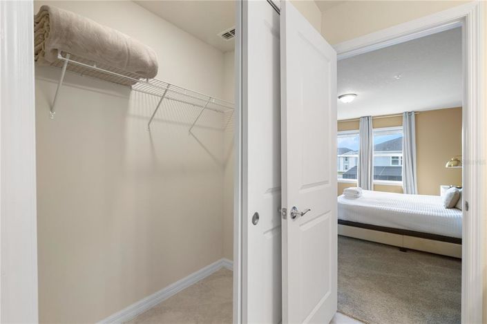 Image No.42-5 Bed Townhouse for sale