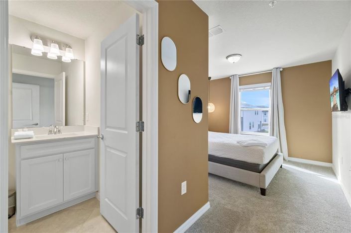 Image No.43-5 Bed Townhouse for sale