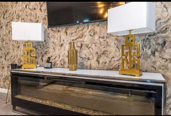 Image No.4-6 Bed Property for sale