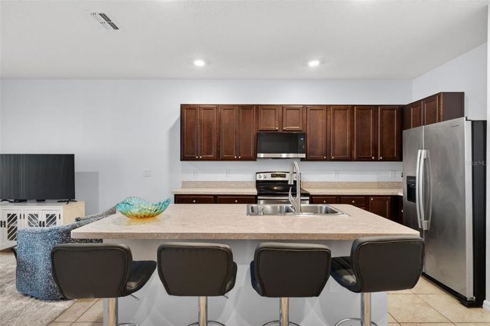 Image No.21-3 Bed Townhouse for sale